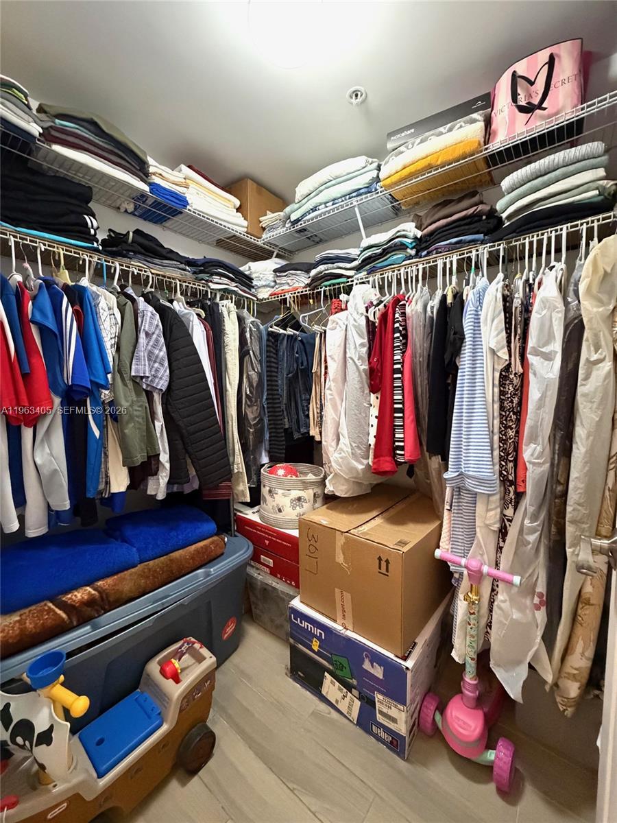 image Nine at Mary Brickell Village14