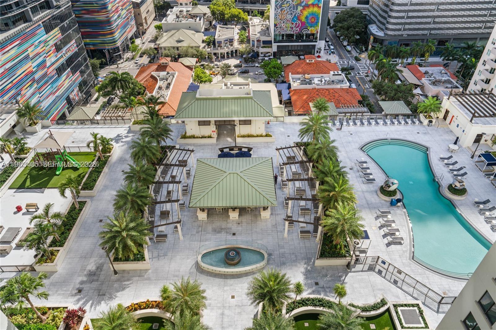 image Nine at Mary Brickell Village16