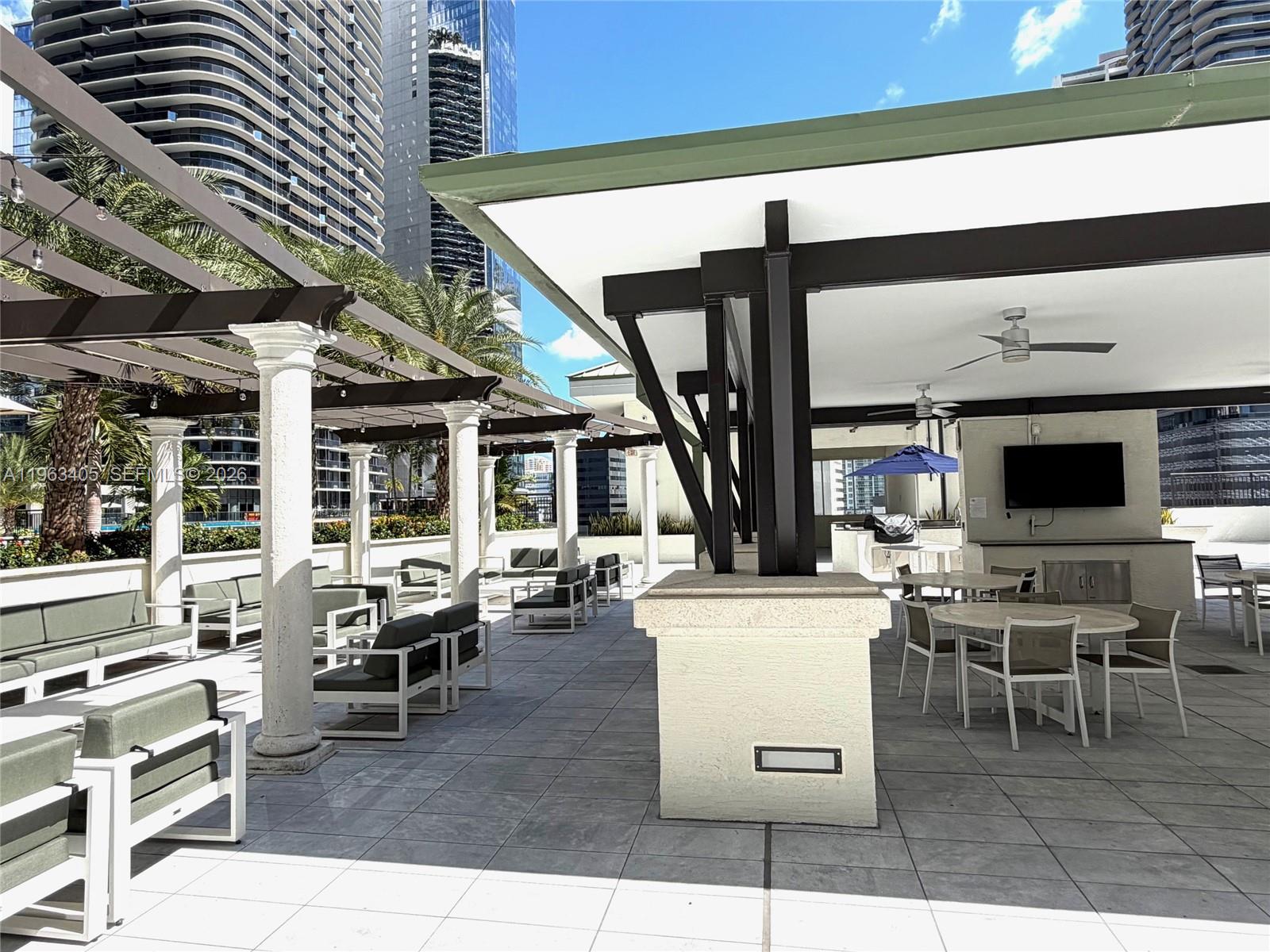 image Nine at Mary Brickell Village18