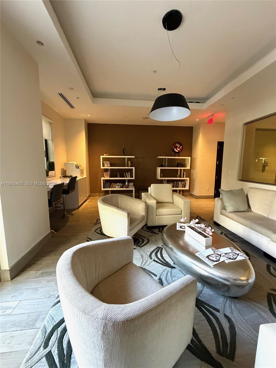 image Nine at Mary Brickell Village30