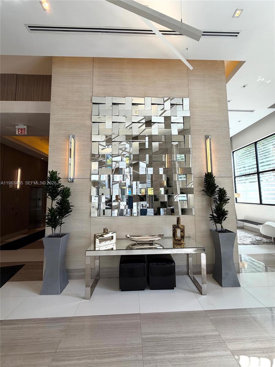 image Nine at Mary Brickell Village32