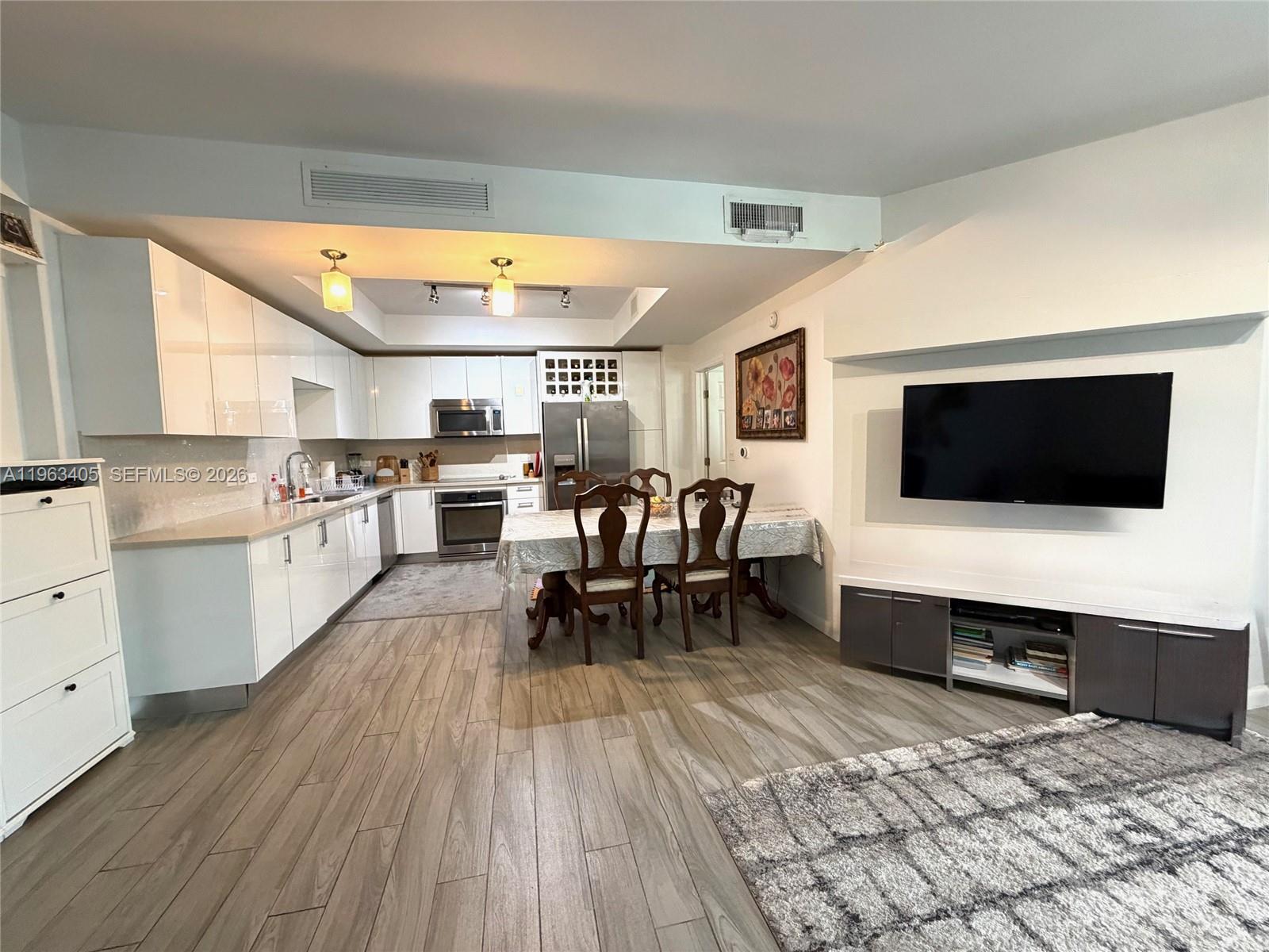 image Nine at Mary Brickell Village4