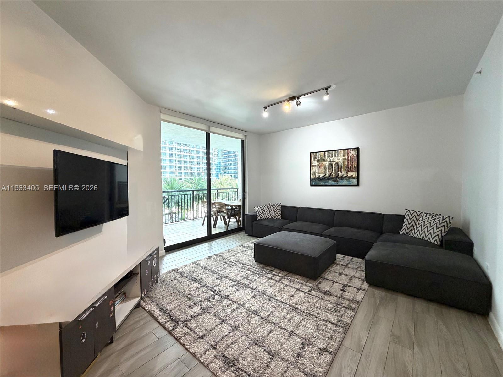 image Nine at Mary Brickell Village5