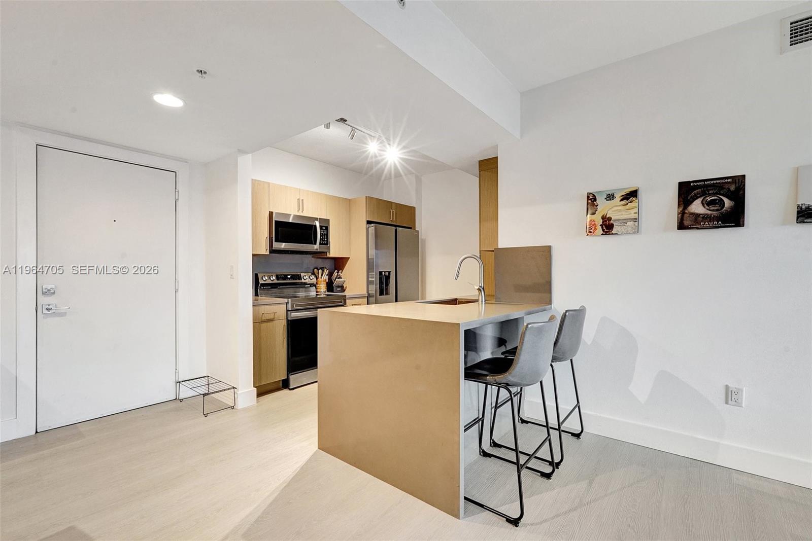 image The Venture at Aventura13