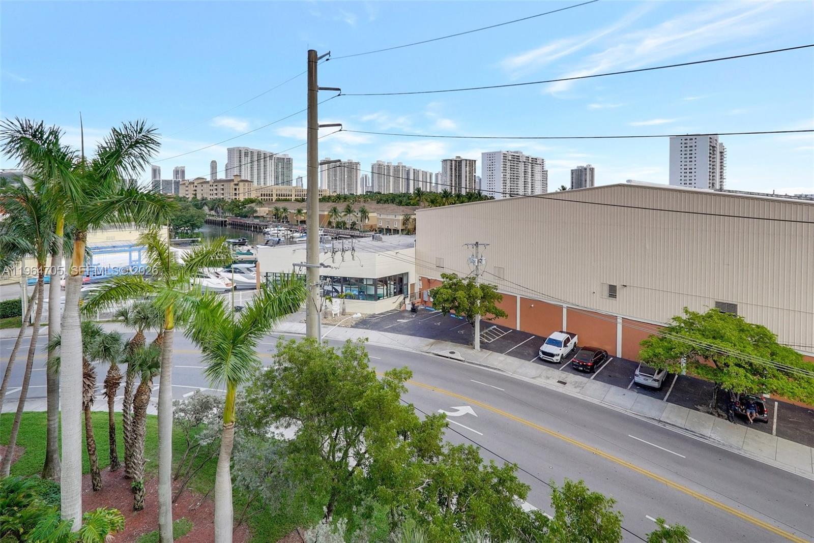 image The Venture at Aventura14