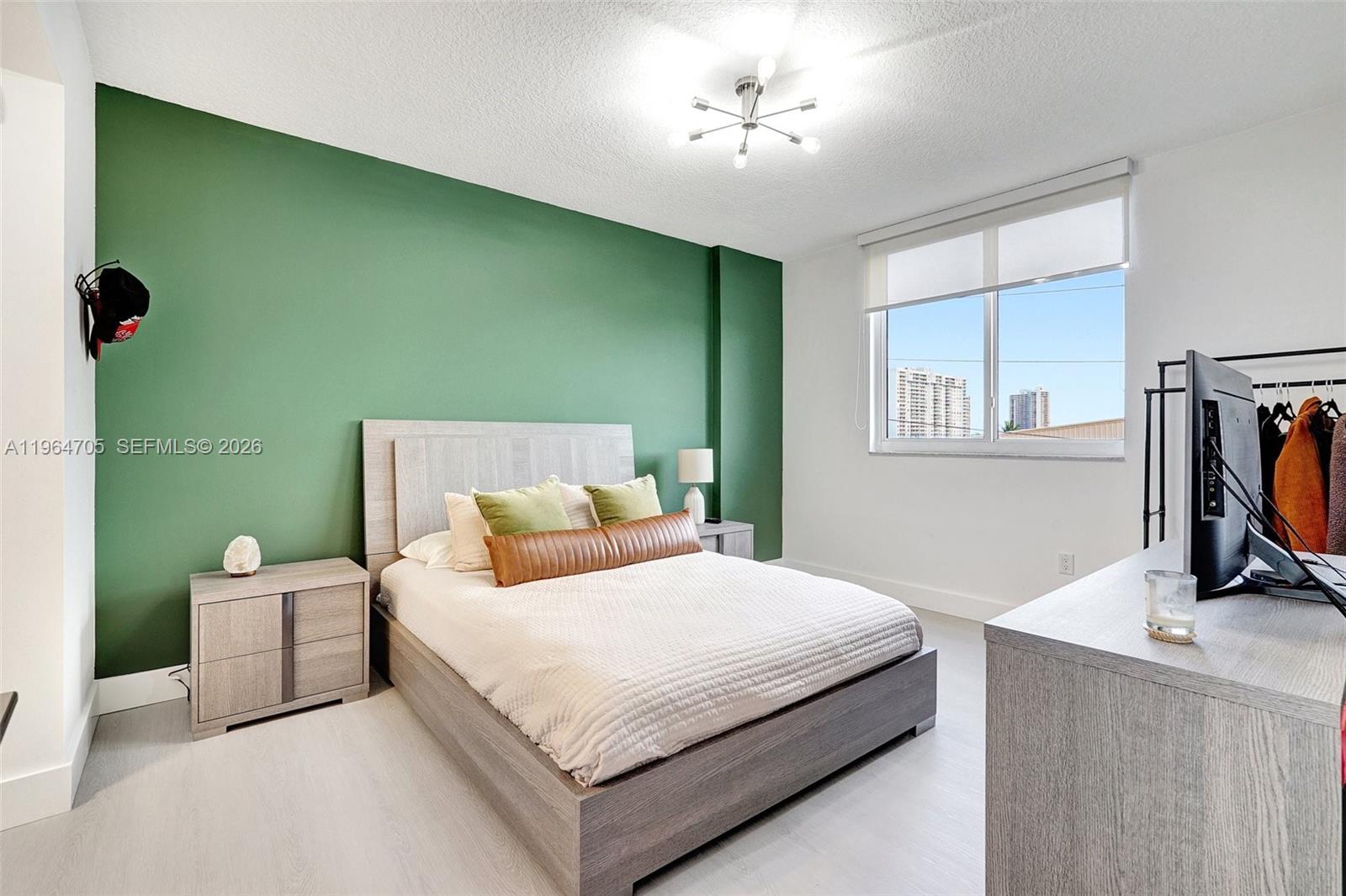 image The Venture at Aventura15