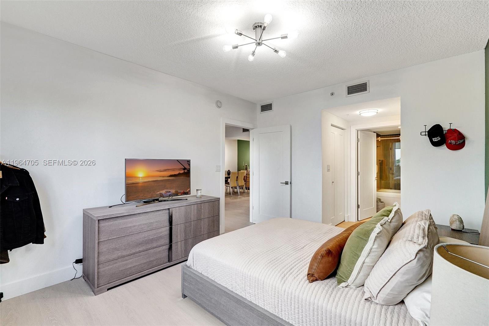 image The Venture at Aventura16