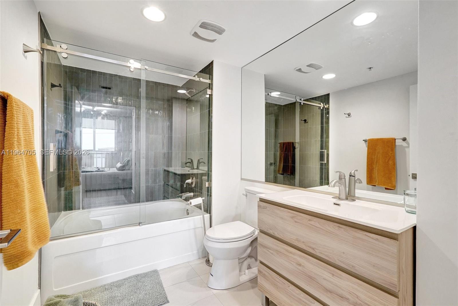 image The Venture at Aventura21