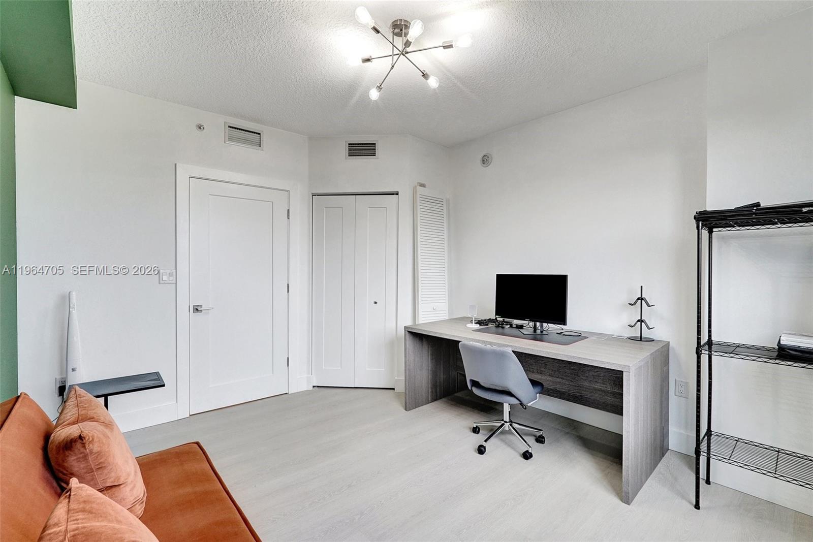 image The Venture at Aventura23