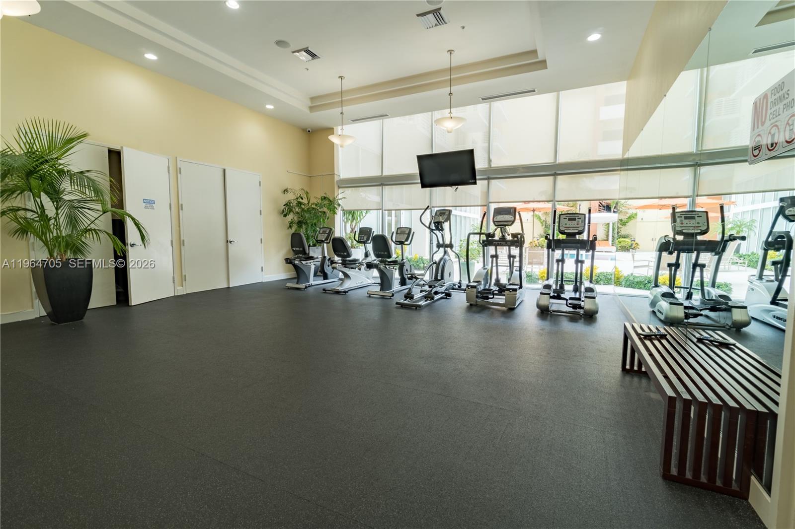 image The Venture at Aventura35
