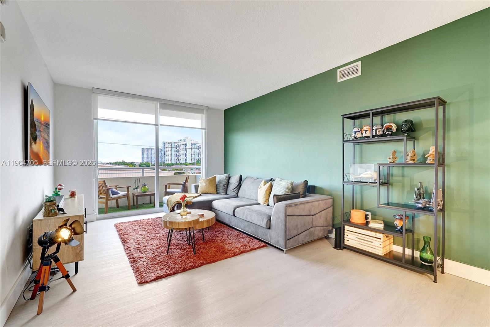 image The Venture at Aventura4