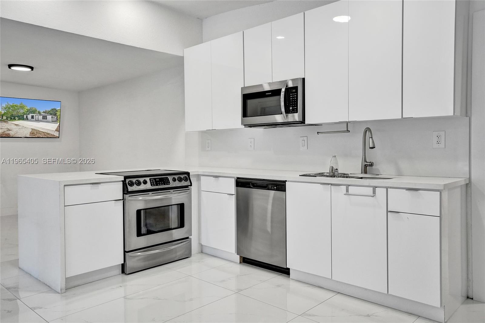 13550 NW 5th Ave North Miami, FL 33168