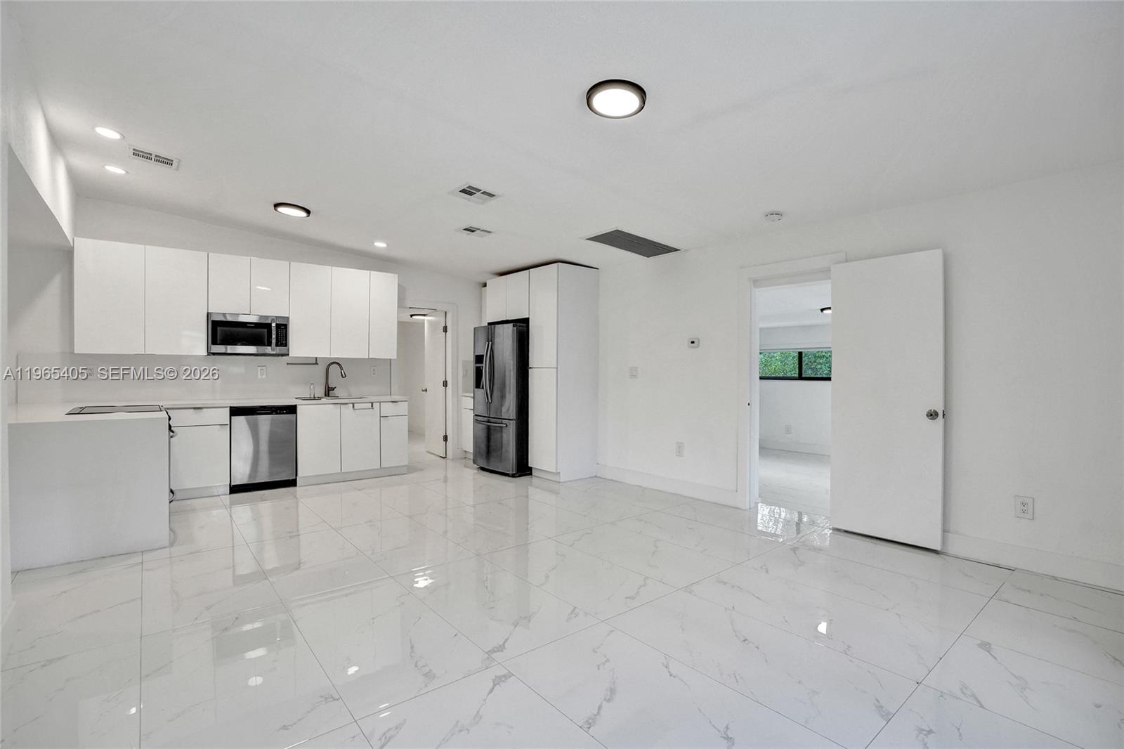 13550 NW 5th Ave North Miami, FL 33168