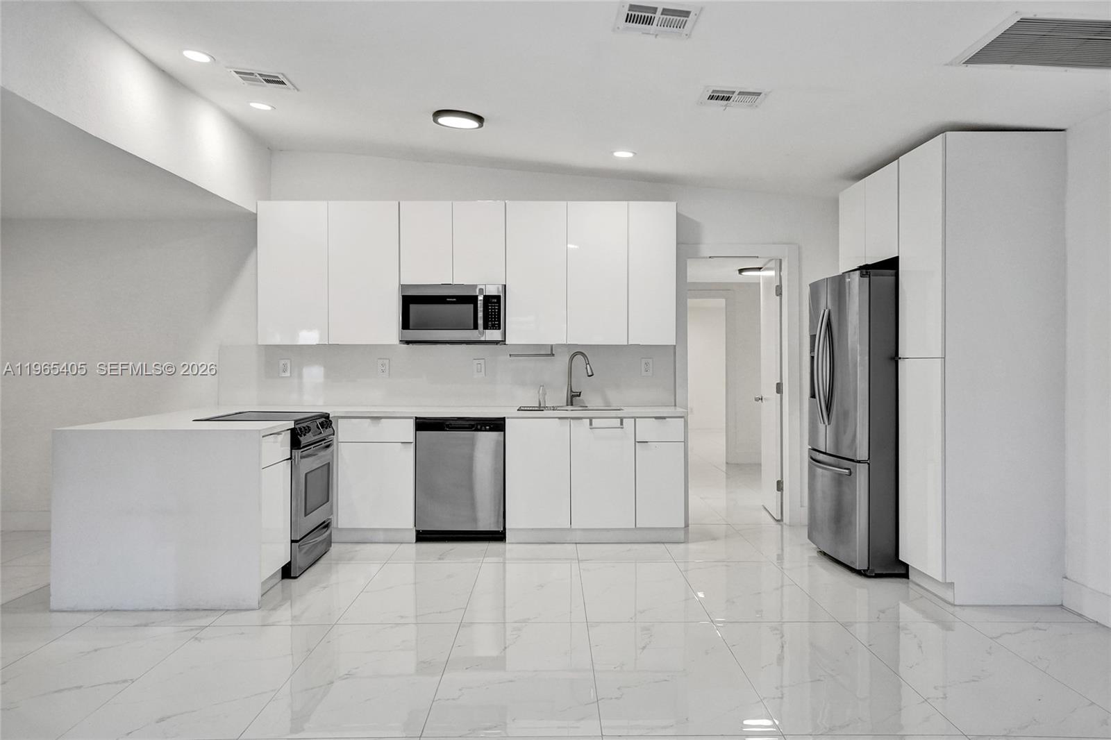 13550 NW 5th Ave North Miami, FL 33168