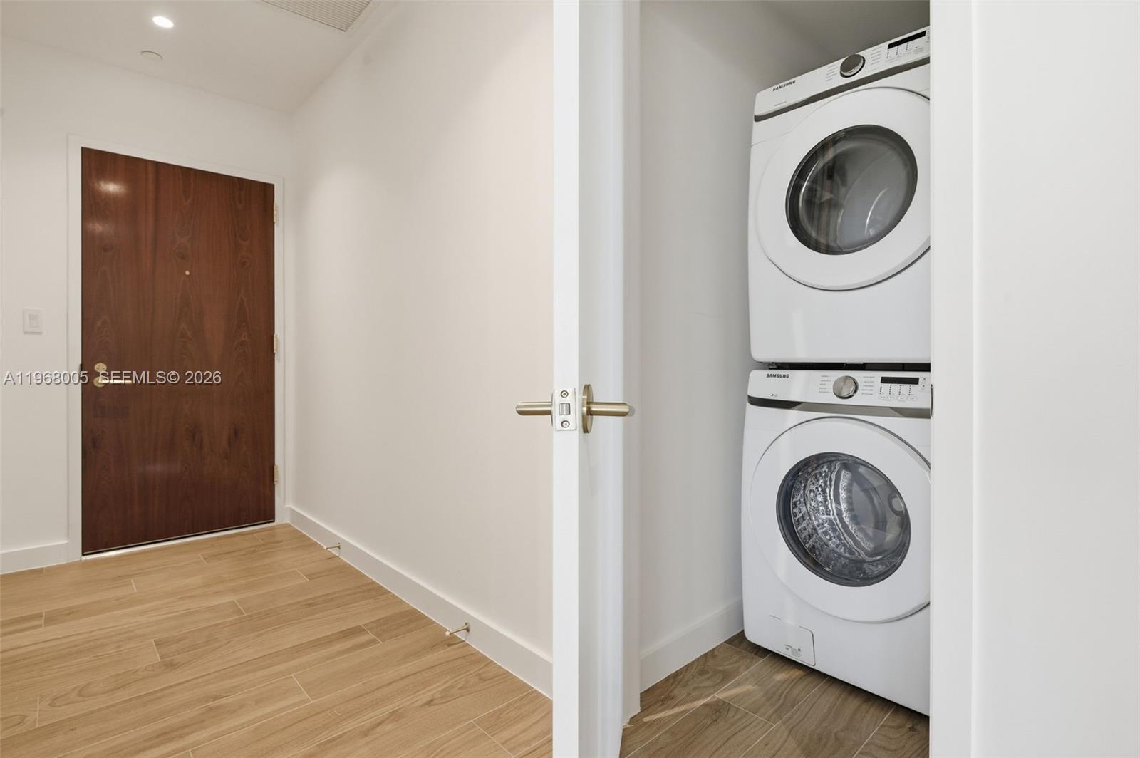 2678 Tigertail Ave #1501 Miami, FL 33133