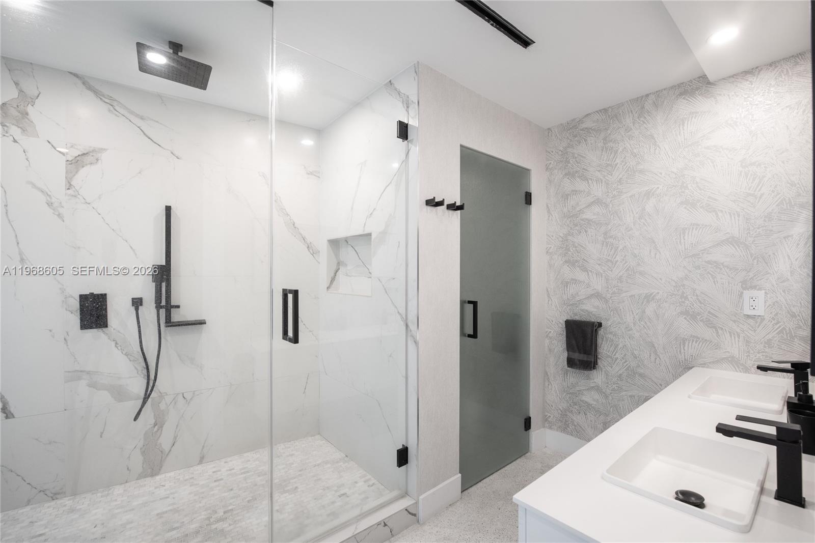 image Emerald Bay at Key Colony20