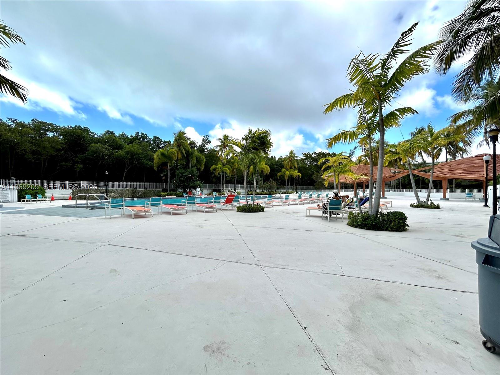 image Arlen House East8