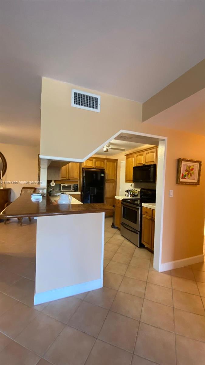 image Commodore Club East9