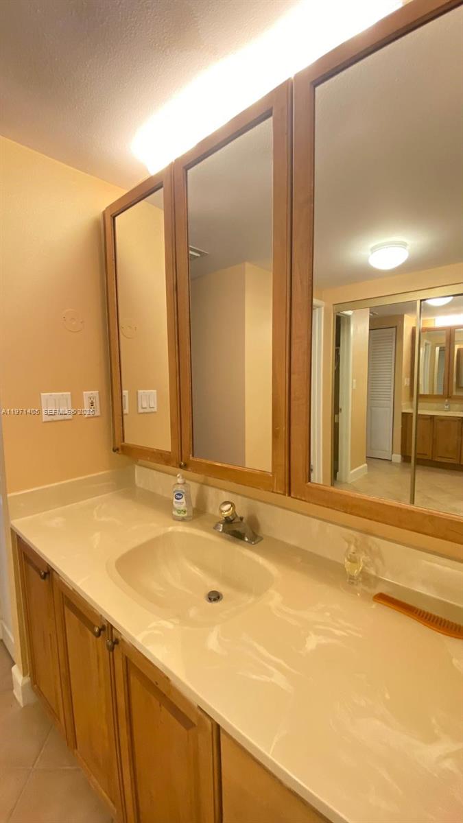 image Commodore Club East11