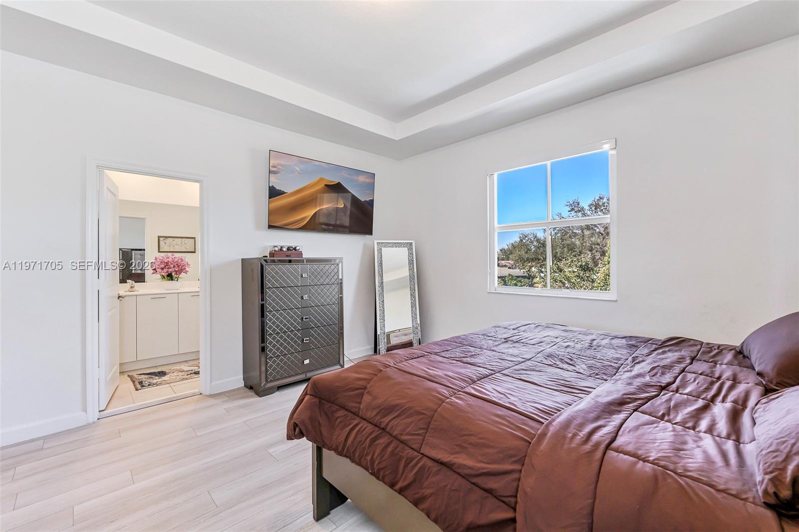 2369 NW 131st Cir Miami, FL 33167