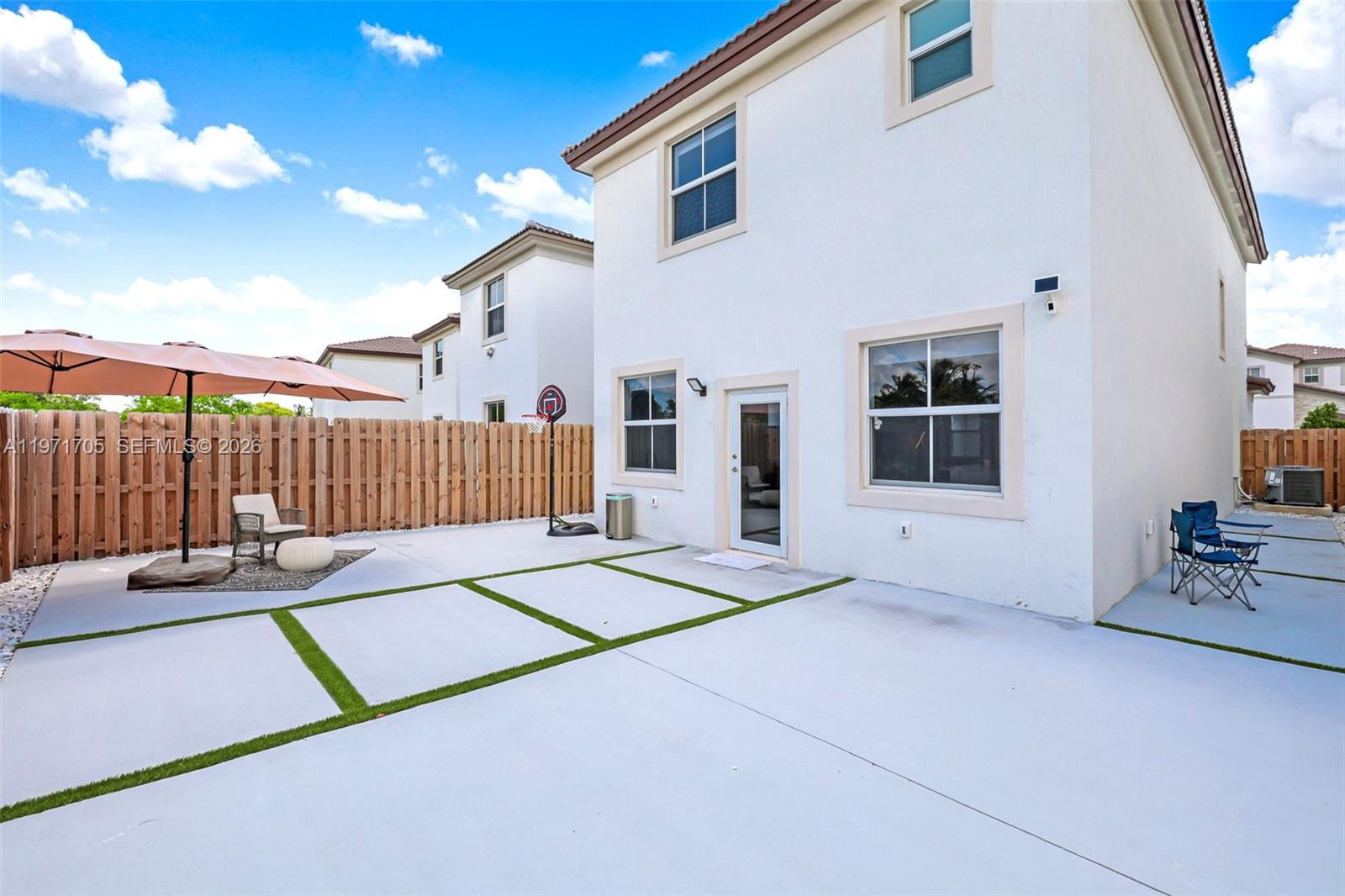 2369 NW 131st Cir Miami, FL 33167