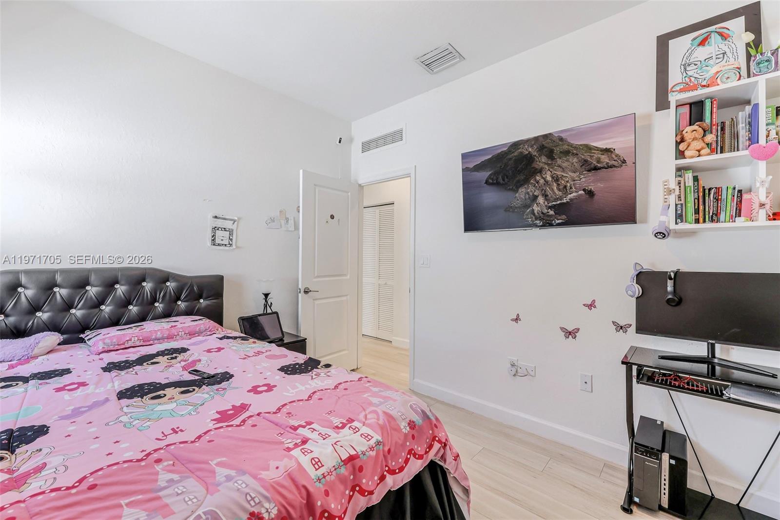 2369 NW 131st Cir Miami, FL 33167