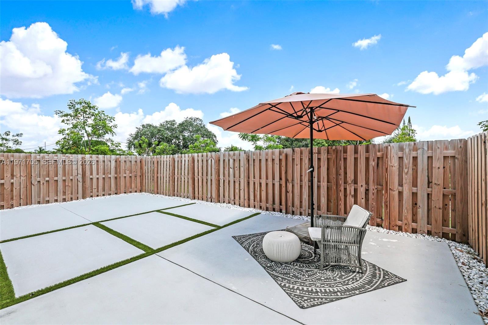 2369 NW 131st Cir Miami, FL 33167