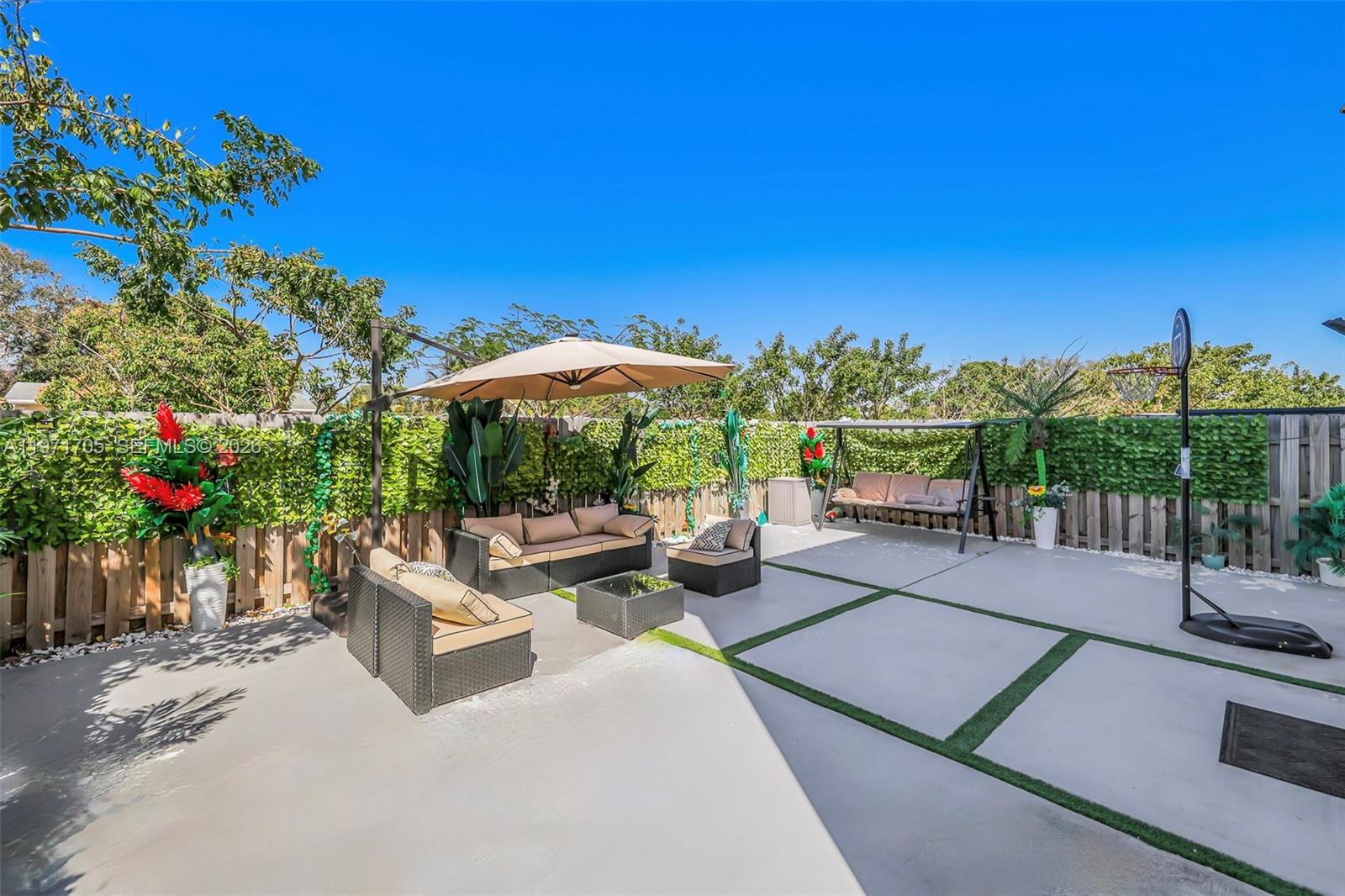 2369 NW 131st Cir Miami, FL 33167