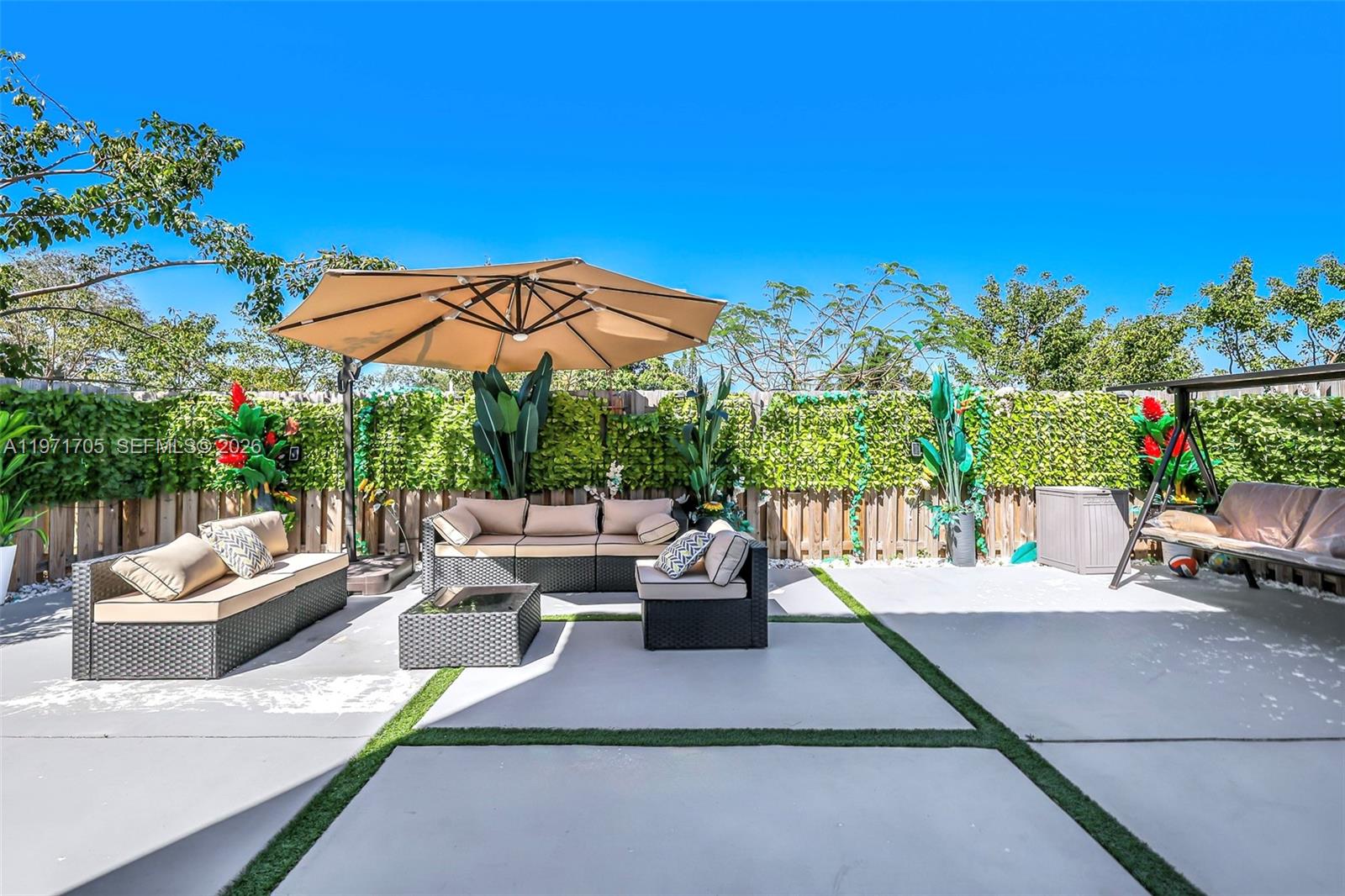 2369 NW 131st Cir Miami, FL 33167