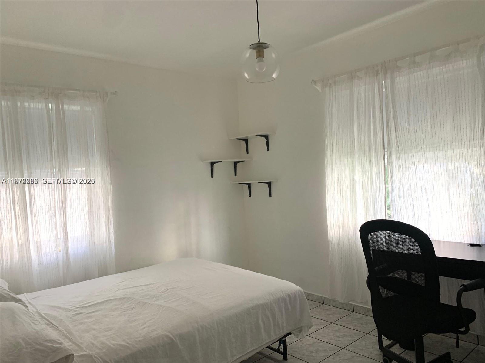 2131 Arthur St Hollywood, FL 33020