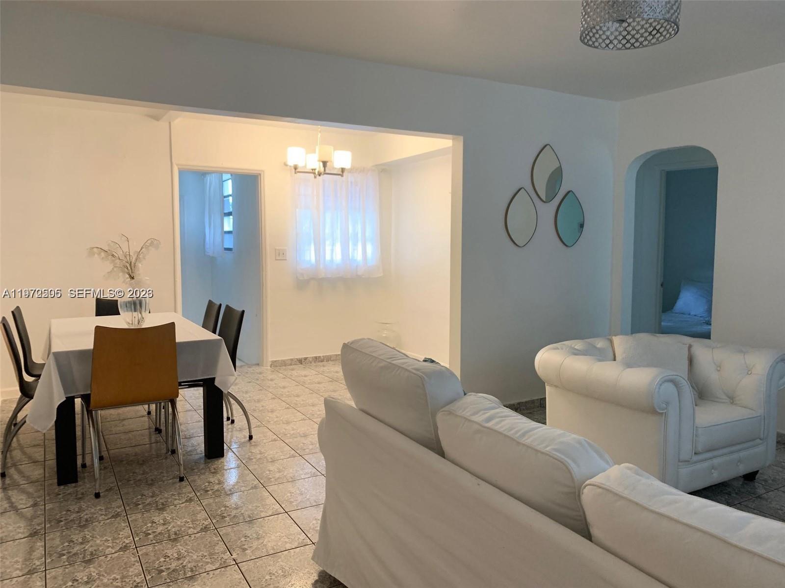 2131 Arthur St Hollywood, FL 33020