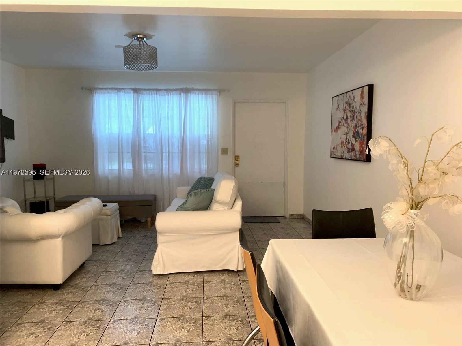 2131 Arthur St Hollywood, FL 33020