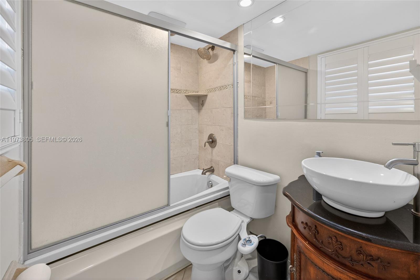 1308 Bayview Dr #2B Fort Lauderdale, FL 33304