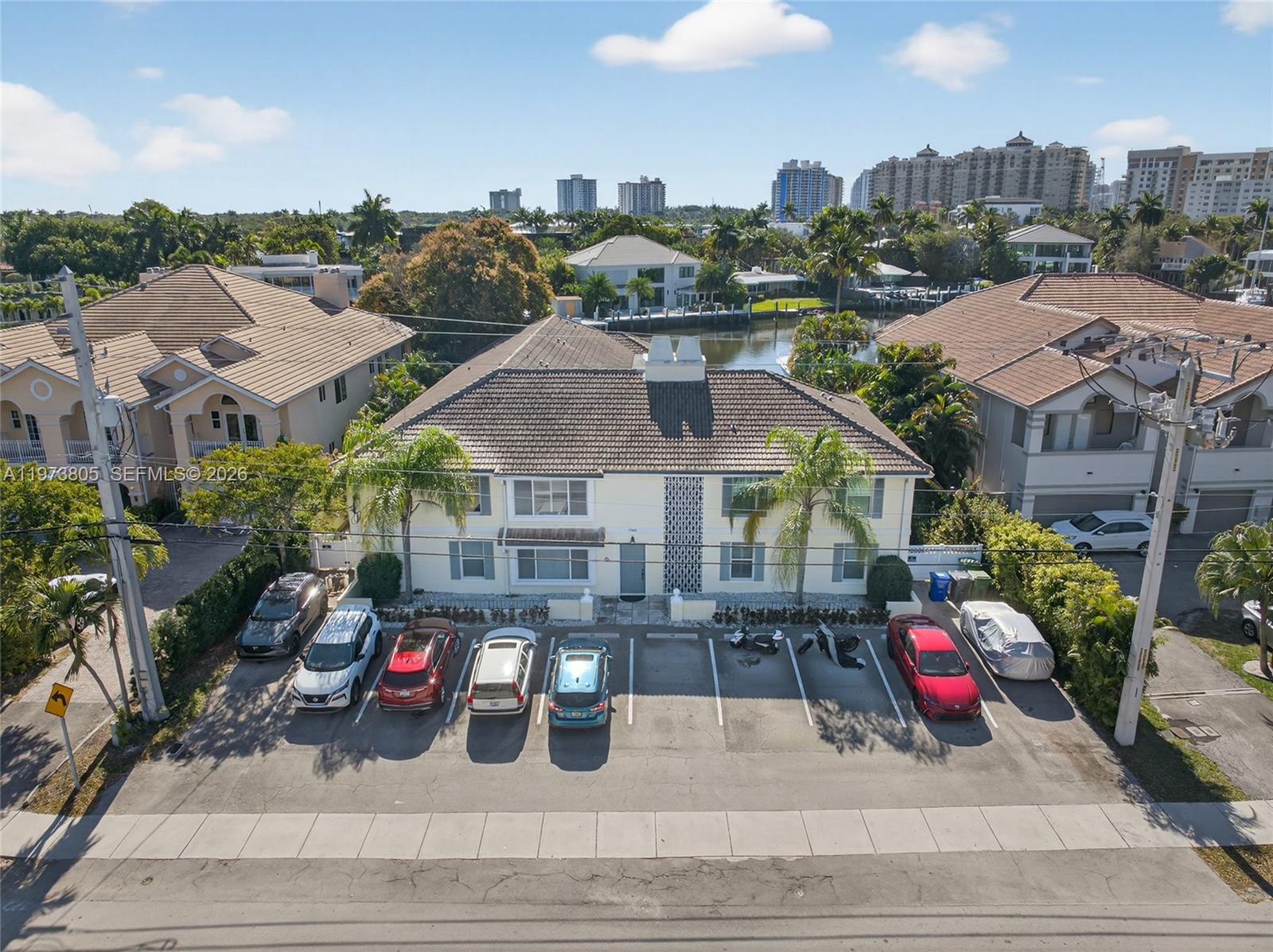 1308 Bayview Dr #2B Fort Lauderdale, FL 33304