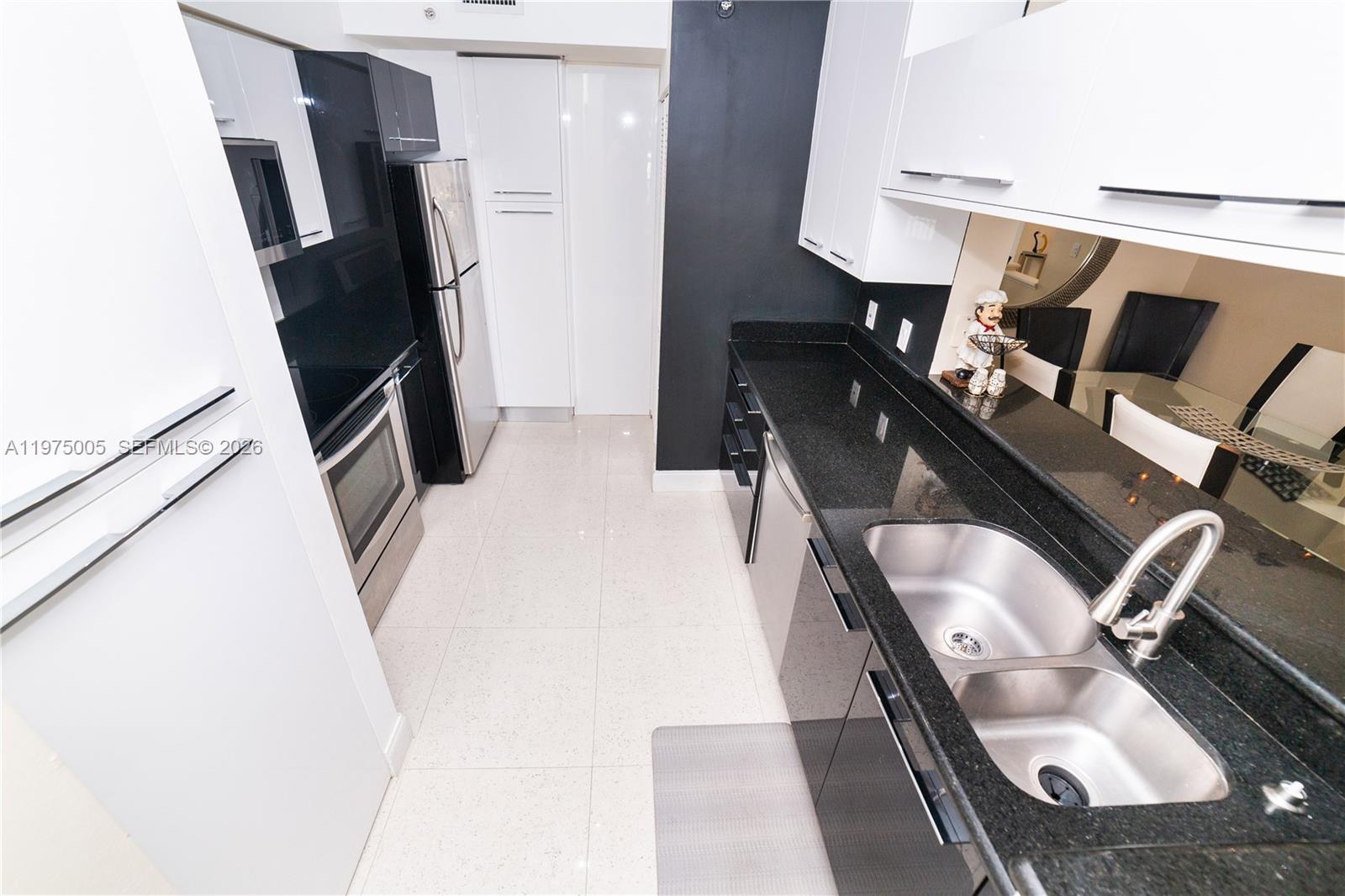 image Porto Bellagio Condo2