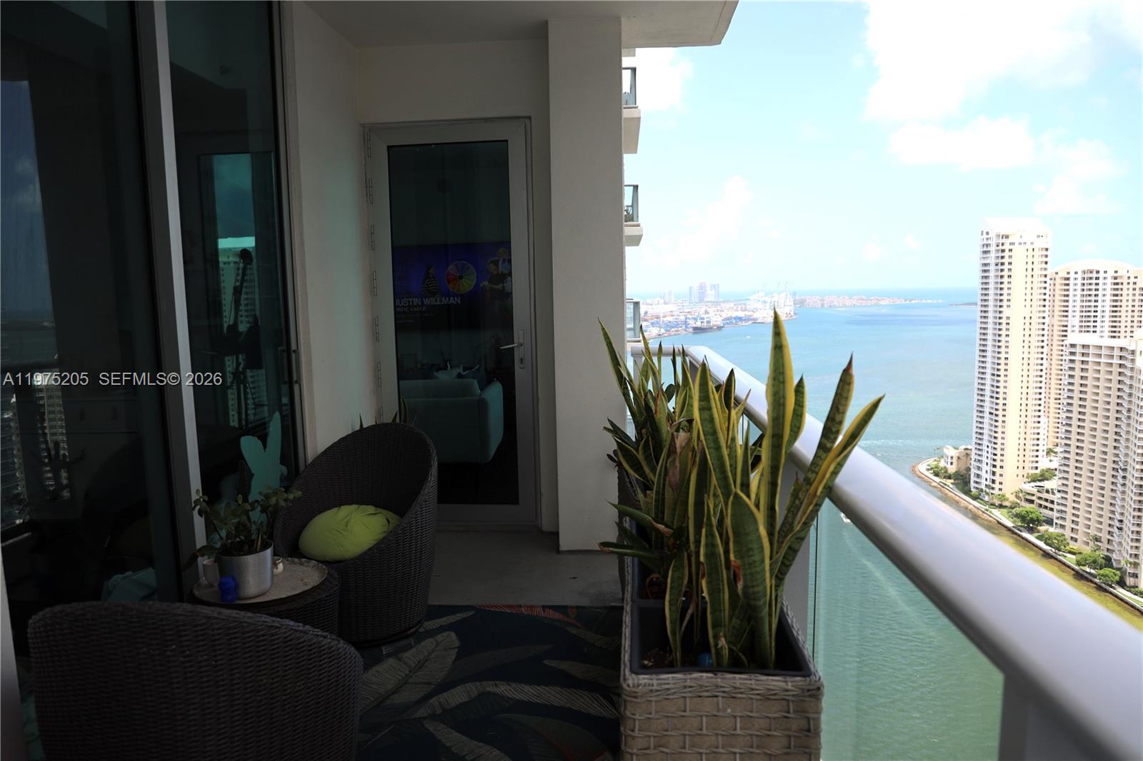 300 S Biscayne Blvd #3504 Miami, FL 33131