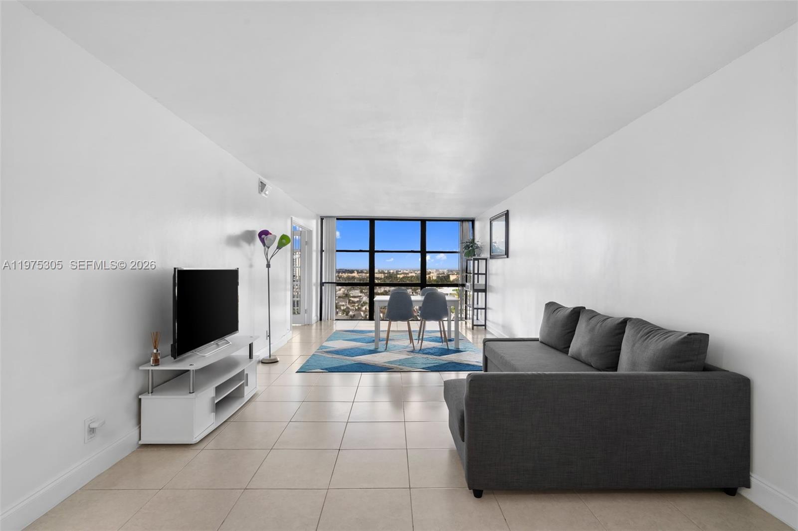 1000 Parkview Dr #1001 Hallandale Beach, FL 33009