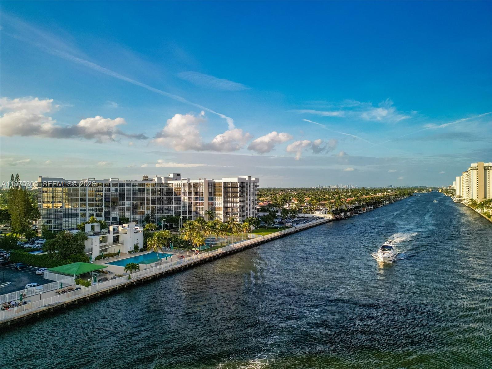 1000 Parkview Dr #1001 Hallandale Beach, FL 33009