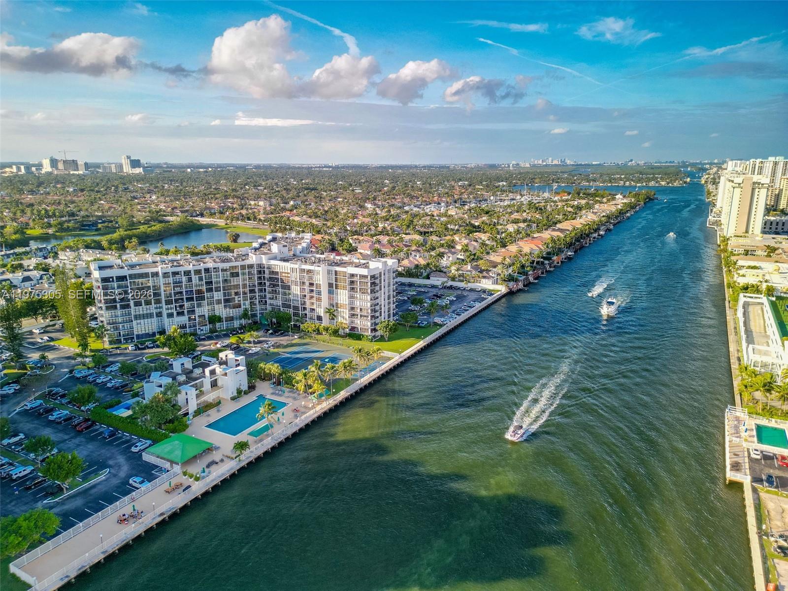 1000 Parkview Dr #1001 Hallandale Beach, FL 33009