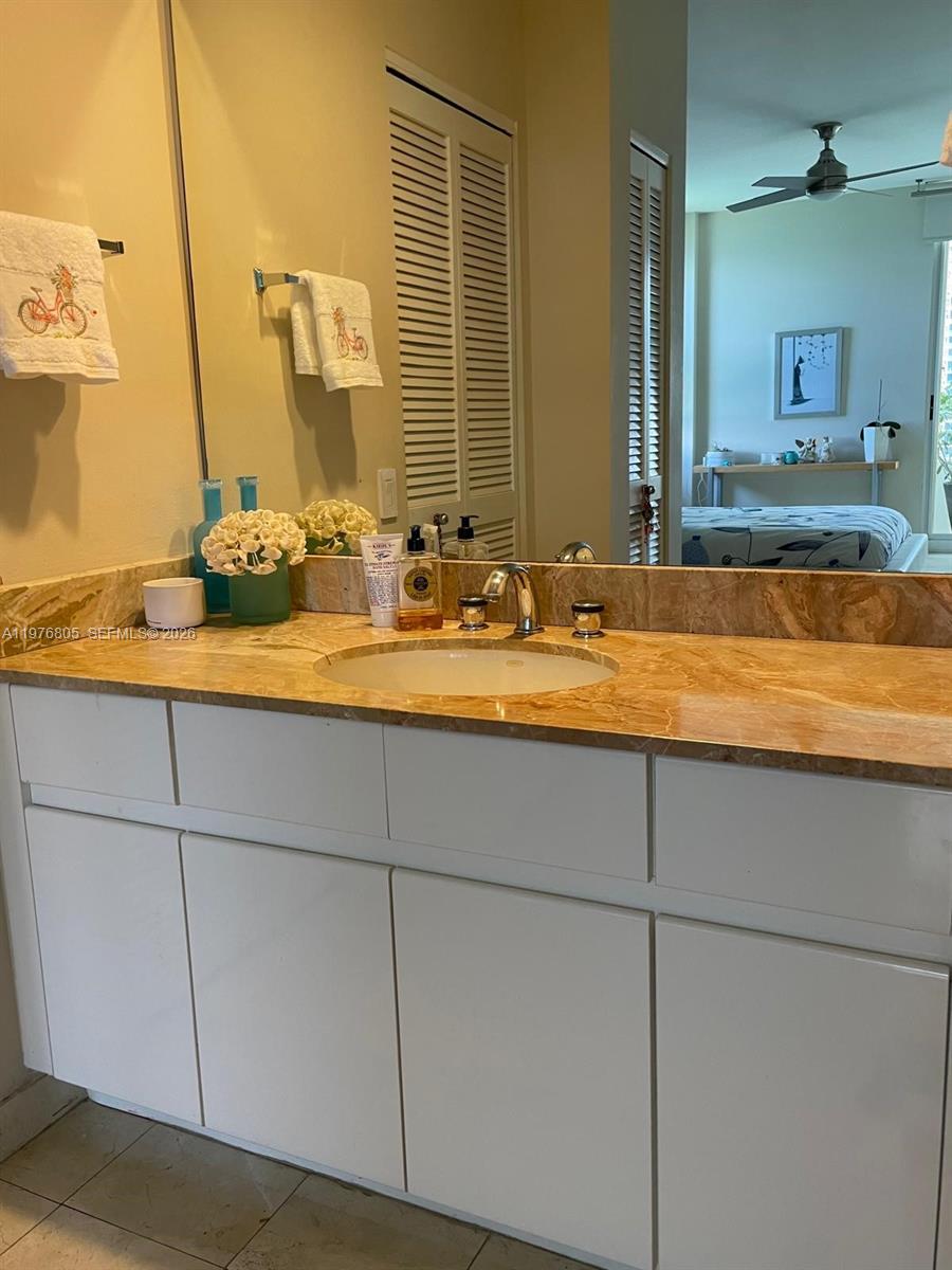 888 Brickell Key Dr #804 Miami, FL 33131