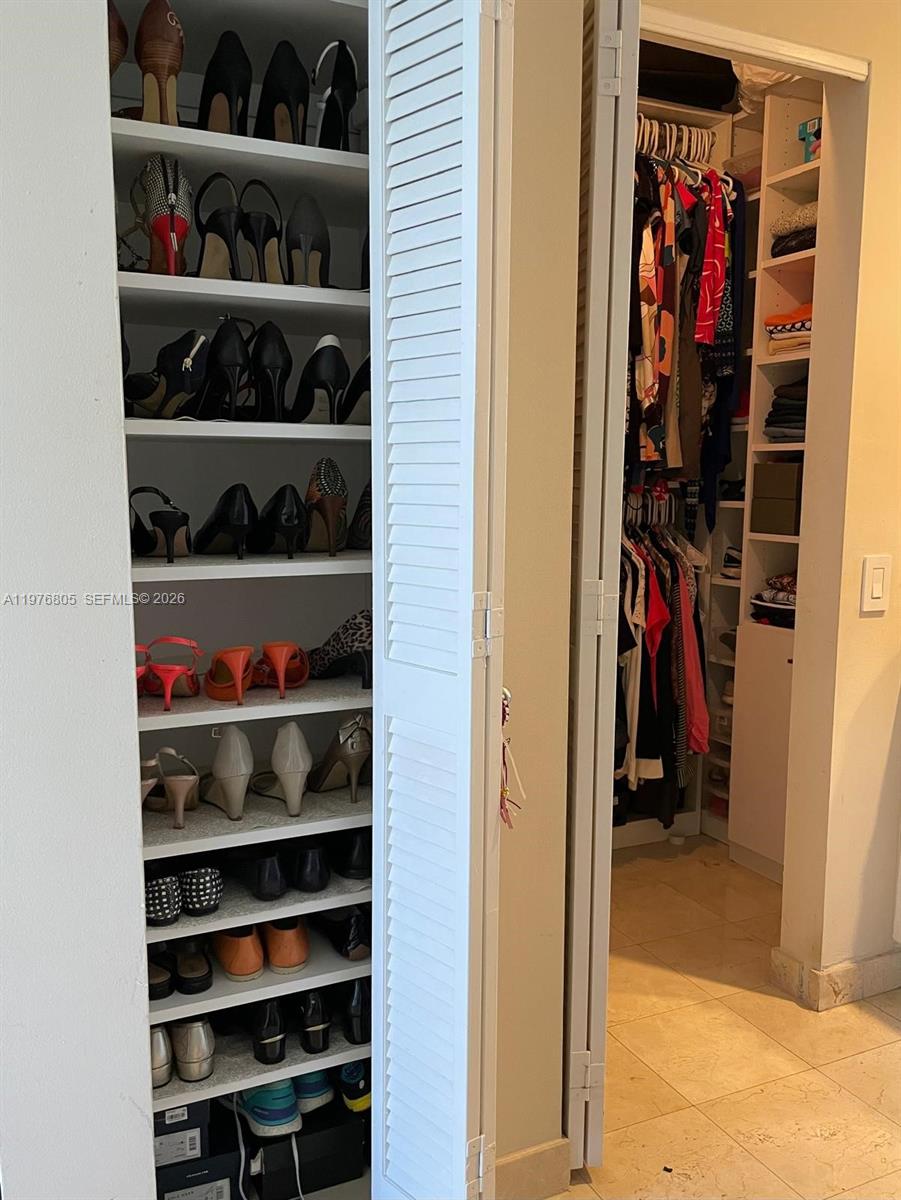 888 Brickell Key Dr #804 Miami, FL 33131