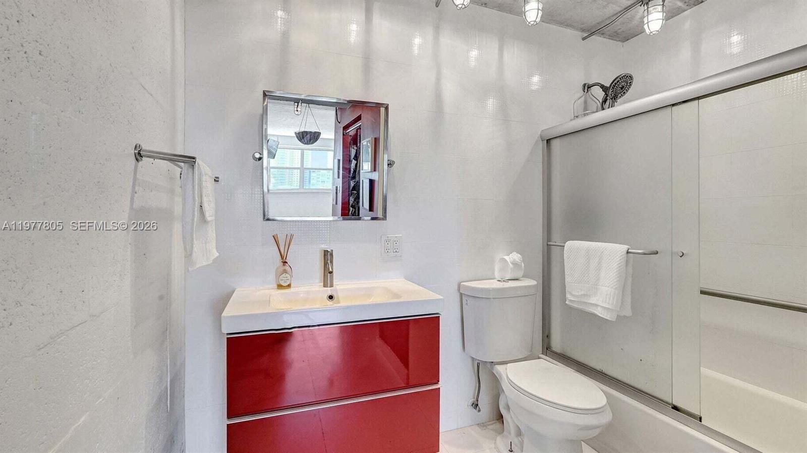 111 Golden Isles Dr #G2 Hallandale Beach, FL 33009