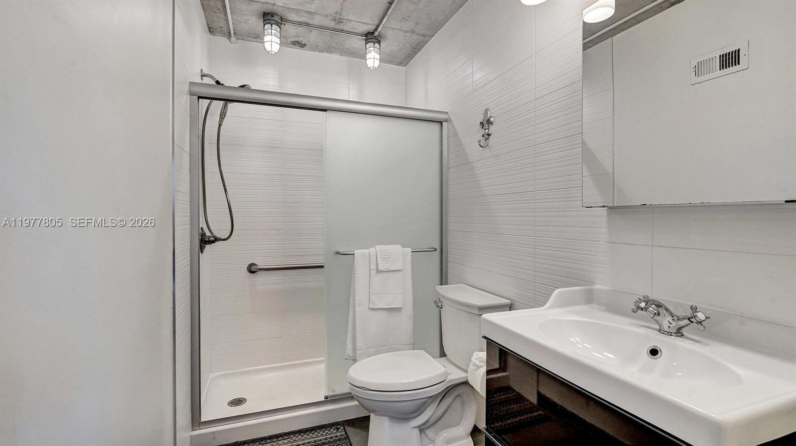 111 Golden Isles Dr #G2 Hallandale Beach, FL 33009