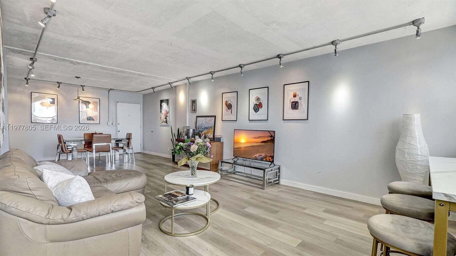 111 Golden Isles Dr #G2 Hallandale Beach, FL 33009