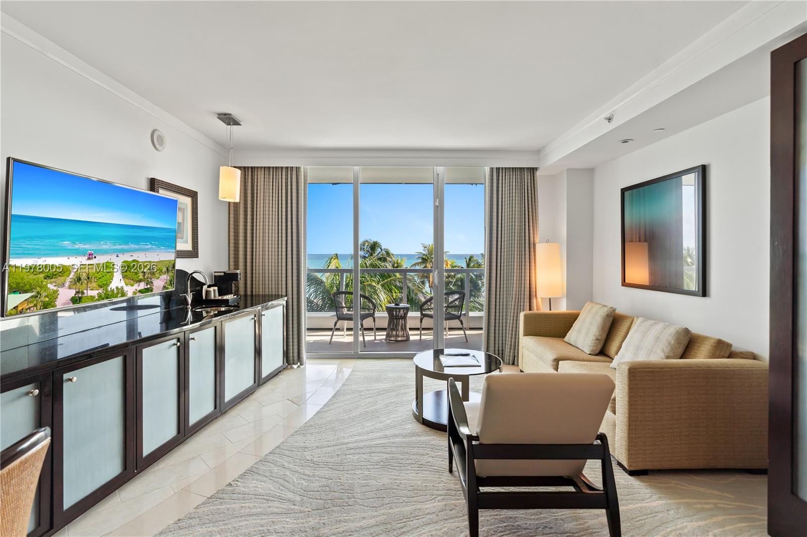 4391 Collins Ave #412 Miami Beach, FL 33140