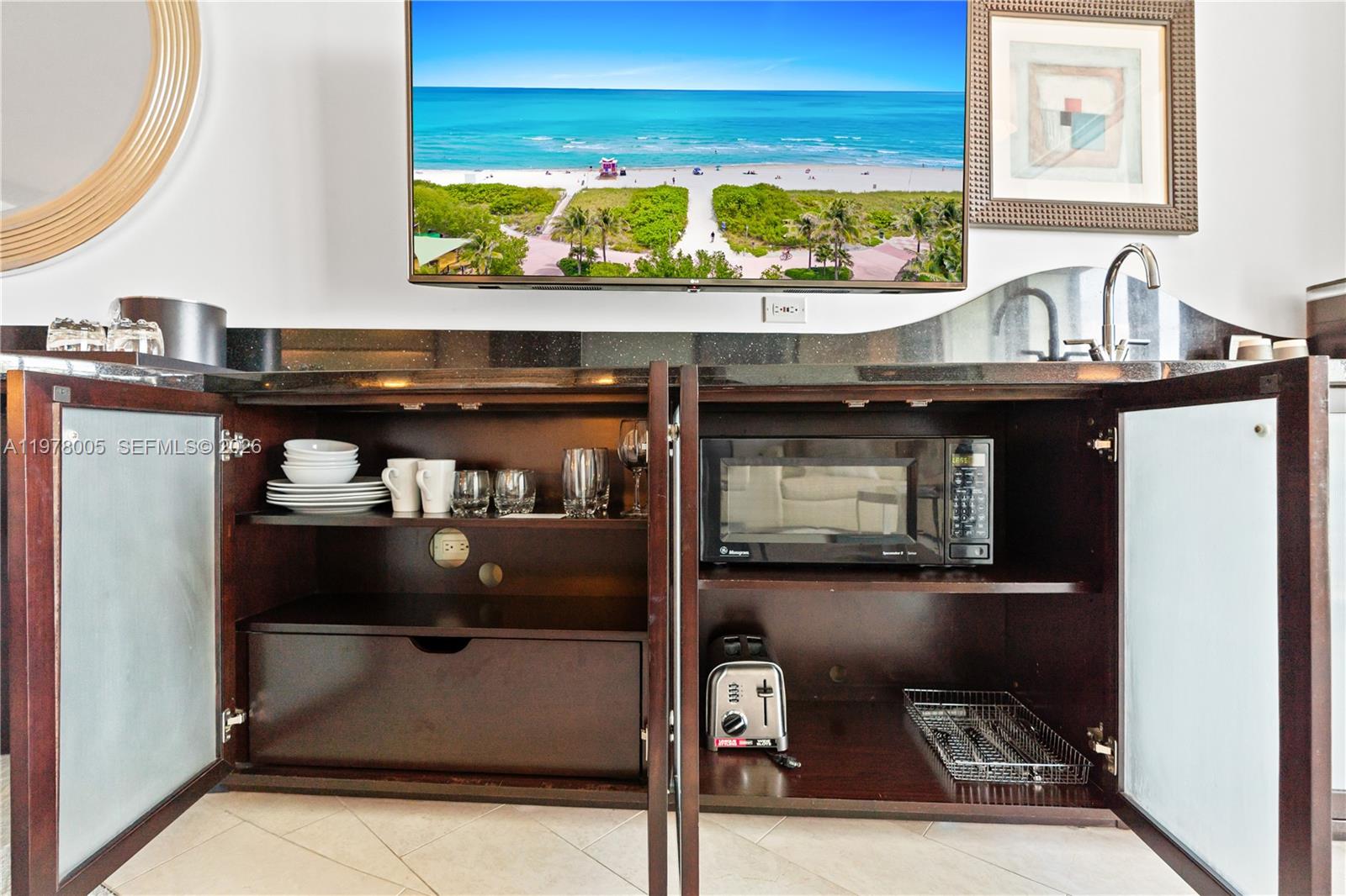 4391 Collins Ave #412 Miami Beach, FL 33140