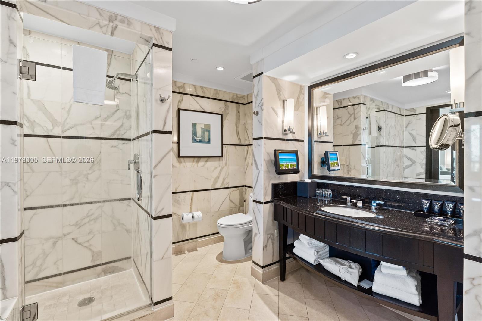 4391 Collins Ave #412 Miami Beach, FL 33140