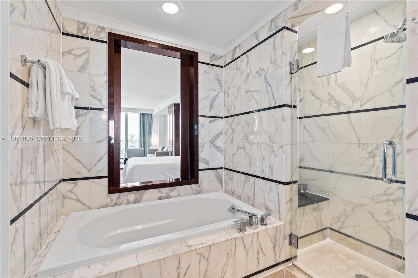 4391 Collins Ave #412 Miami Beach, FL 33140