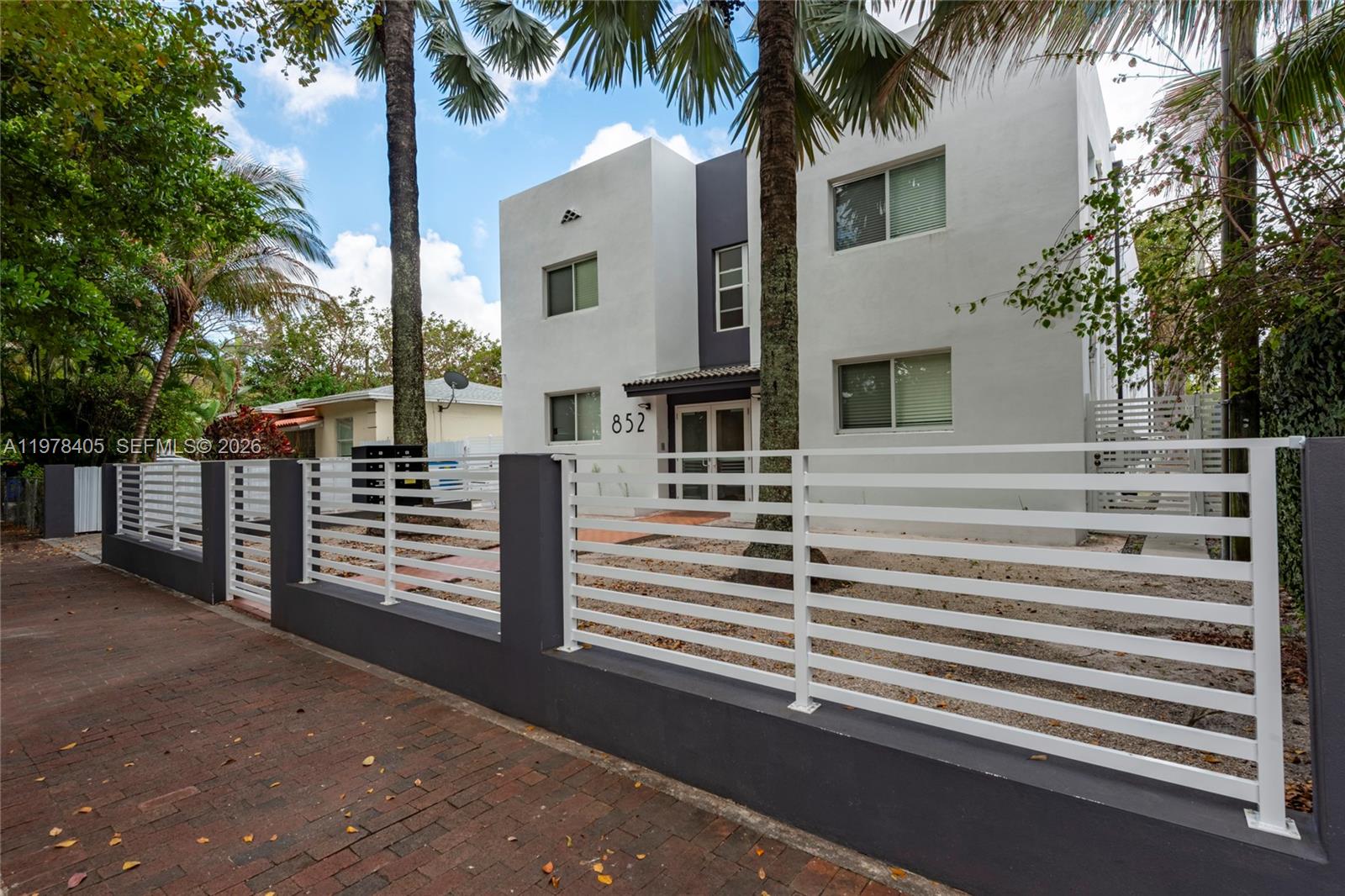 852 SW 13th Ave Miami, FL 33135