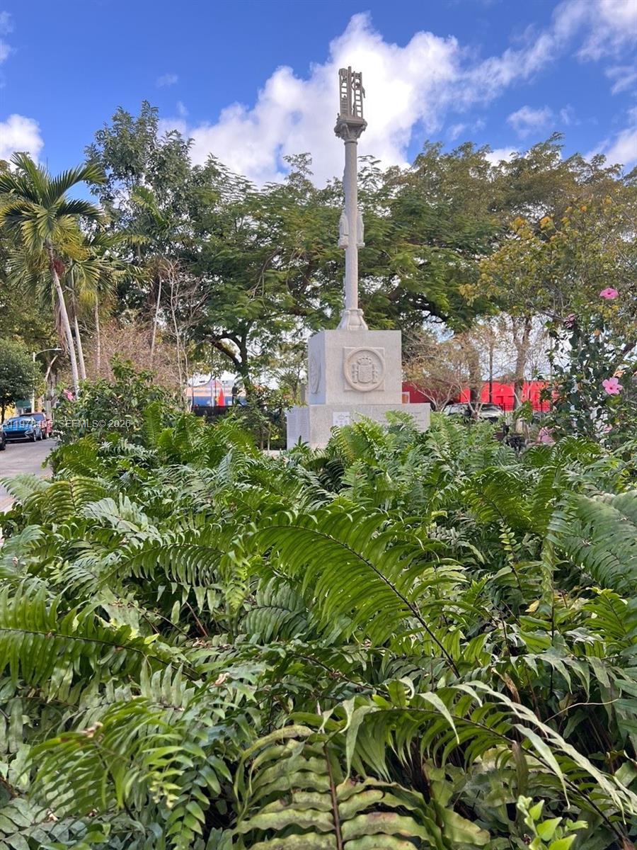 852 SW 13th Ave Miami, FL 33135